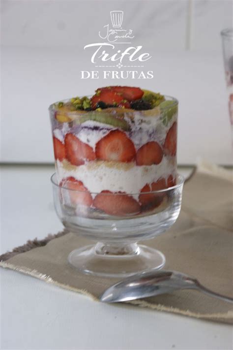 Trifle de fresas kiwi y melocotón Jazmin y Canela