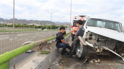 Jóvenes chocan por falla mecánica en Saltillo