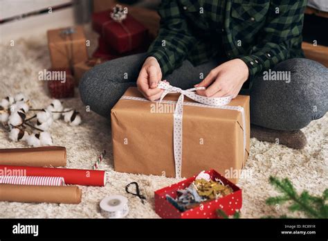 Woman Wrapping Christmas Hi Res Stock Photography And Images Alamy