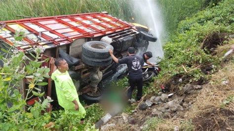 Kecelakaan Truk Dan Astrea Legenda Di Pantura Juwana Pati Pengendara