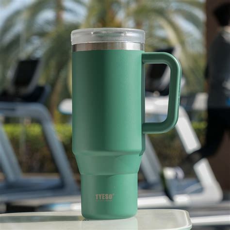 Sip Smart: The Best Innovative Design of Tyeso AURA Tumbler- Both Hand