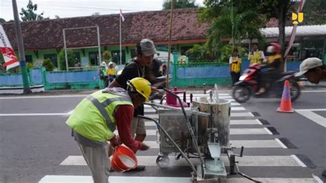 Jokowi Resmikan 33 Jalan Inpres Di Jawa Timur Nilainya Capai Rp 935