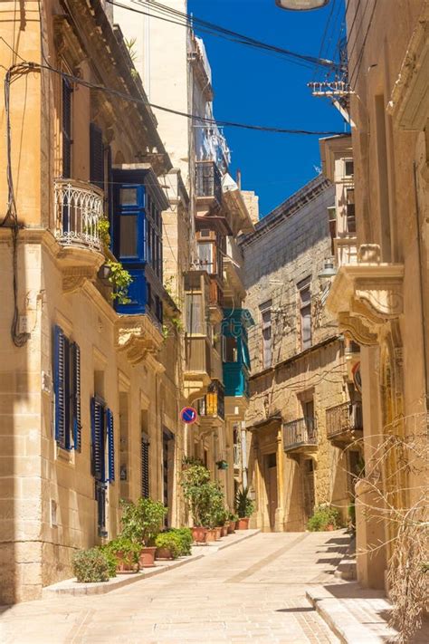 Vista De Una Antigua Calle En El Casco Antiguo De Birgu Una De Las Tres