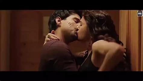 Lara Dutta Hot Kissing Scenes P XHamster