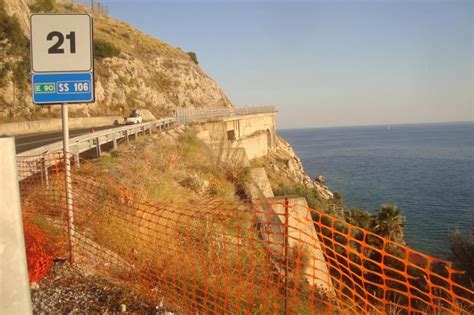 Lazzaro Grossa Frana A Capo Darmi Foto