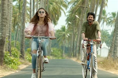 Dear Zindagi Box Office Collections On Opening Day Shahrukh Khan Alia