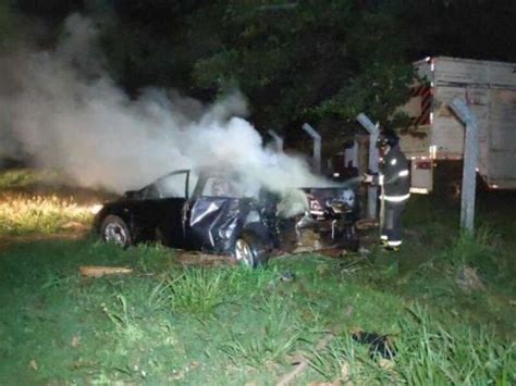 Motorista Fica Em Estado Grave Ap S Colidir Carro Contra Coqueiro Em Ms