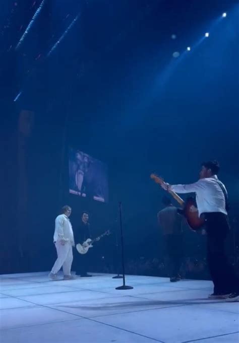 Lewis Capaldi stuns fans in New York with surprise Jonas Brothers song