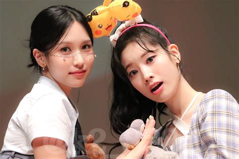 220904 Twice Dahyun And Mina At Musicplant Fansign Kpopping