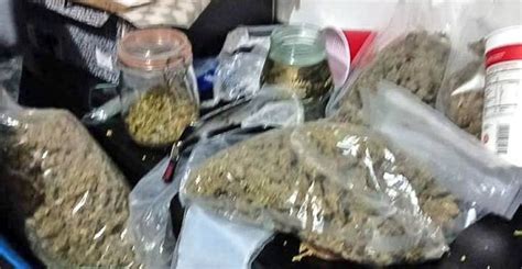 Capturan A Dos En Santa Tecla Por Vender Droga Y Les Decomisan 46