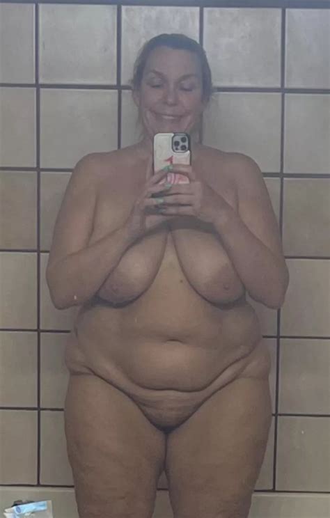 Shower Selfies Nudes Gilf NUDE PICS ORG