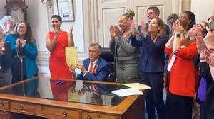 Delaware governor signs 'permit to purchase' gun bill into law