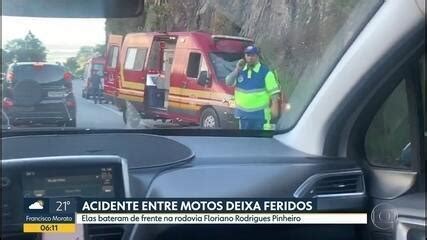 Vídeo Batida de frente entre duas motos perto Campos do Jordão Bom