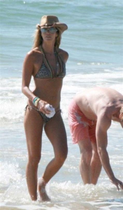 Elle Macpherson Bikini At The Beach 2007 4 Pics NudeBase
