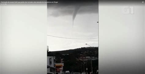 Fenômeno raro nuvem funil chama atenção de moradores do interior de SP