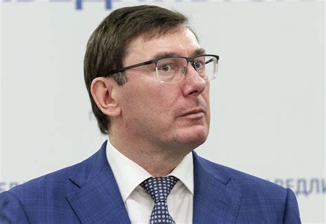 Зеленский попросил Раду одобрить увольнение генпрокурора Луценко