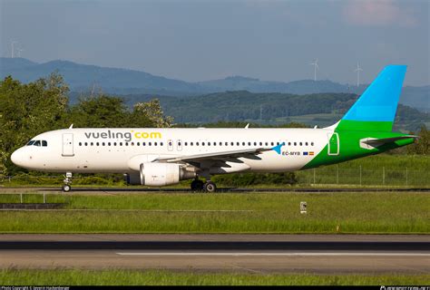 EC MYB Vueling Airbus A320 214 Photo By Severin Hackenberger ID