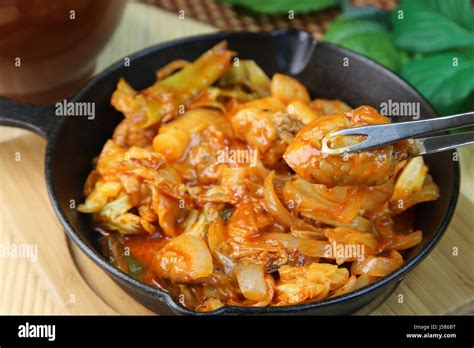 Dakgalbi Korean Spicy Stir Fried Chicken Stock Photo Alamy