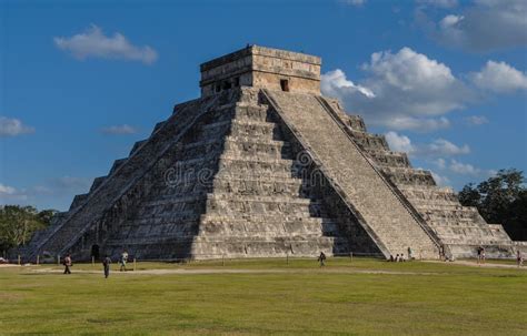 Chichen Itza Editorial Editorial Stock Photo Image Of Archaeological