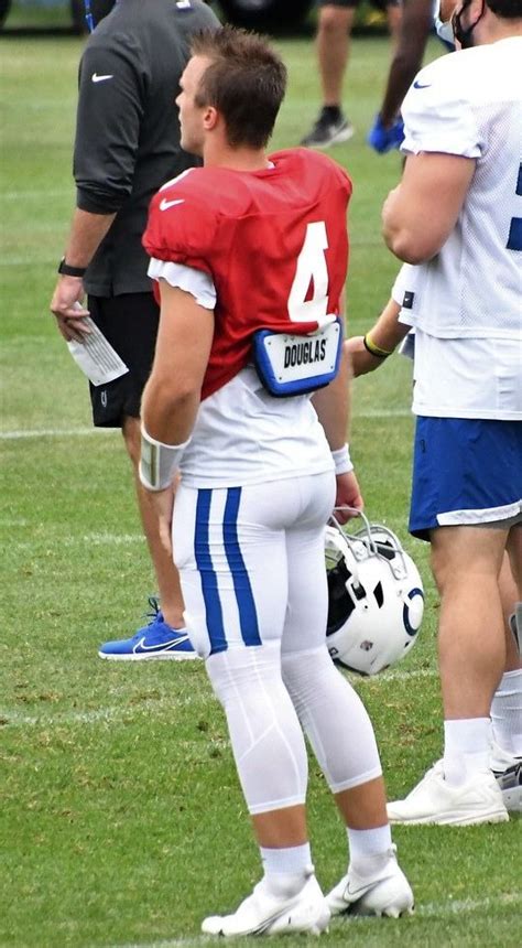 Pin By Eric Kern On Hot Sports In 2024 Football Pants Men In Tight Pants Football Poses