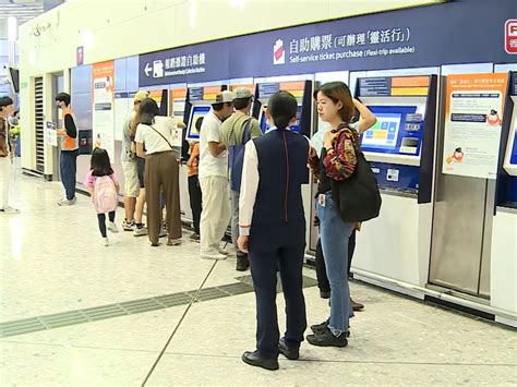 本台記者在西九高鐵站用「靈活行」服務 過程大致順利 Rthk