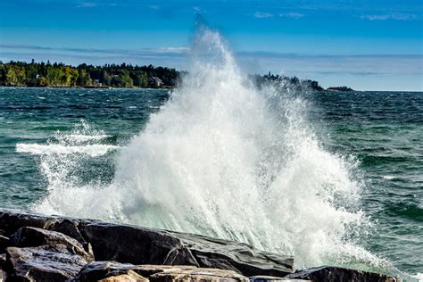 Lake Superior North Shore Lake Superior Waves Crashing On Flickr