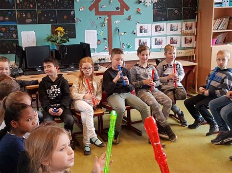 Muziekles In Groep 4 Kindcentrum De Brug Basisschool Zwijndrecht