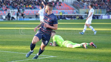 Cremonese Cosenza I Convocati Da Parte Di Caserta