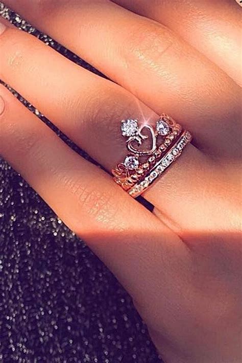 21 Unique Engagement Rings That Will Make Her Happy | Oh So Perfect ...