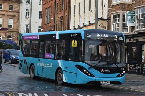 Arriva North East 2702 YX72 OKB VDyLan Flickr