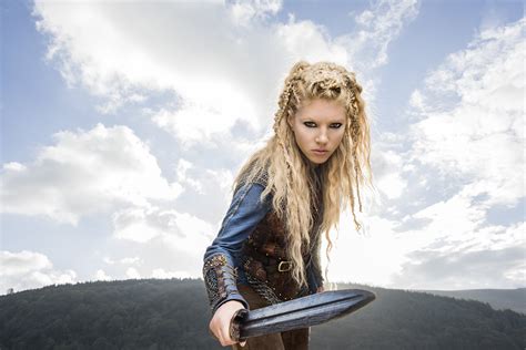 Vikings Lagertha Season 3 Official Picture - Vikings (TV Series) Photo ...