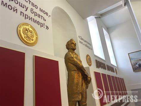 Доска почета с позолоченными медалями в Суворовском училище в г. Казань