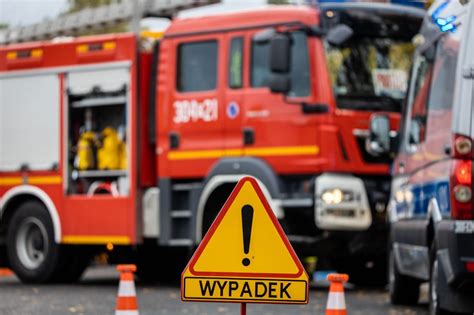 Wypadek Na Dk Bus Zderzy Si Z Samochodem Osobowym S Poszkodowani