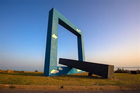 Monumento Per Un Poeta Morto Artwork By License Image 71400175