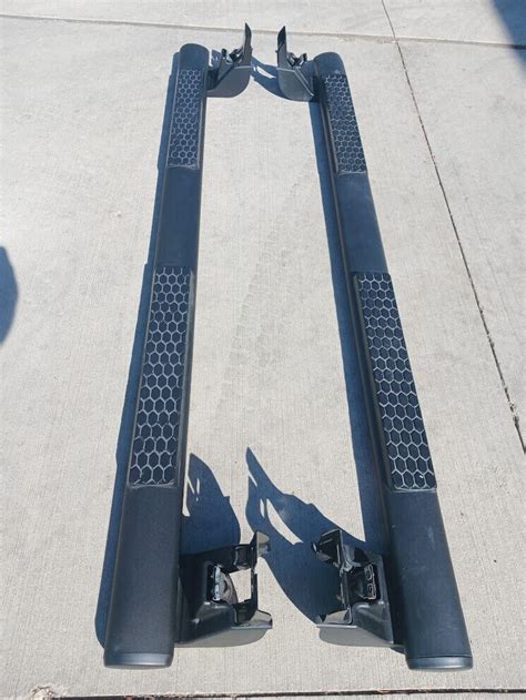 Used Oem Mopar 2019 Ram 2500 Tubular Side Steps 8221 5086 Ac Ebay