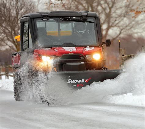 SnowEx shows off new straight blade plow for its UTV