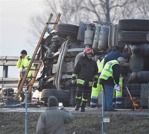 Catena Di Morte In Autostrada A21 Tre Incidenti Due Vittime Un