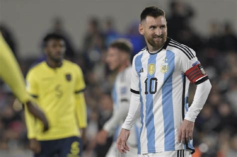 Jornal Correio Messi desfalca a Argentina contra Chile e Colômbia