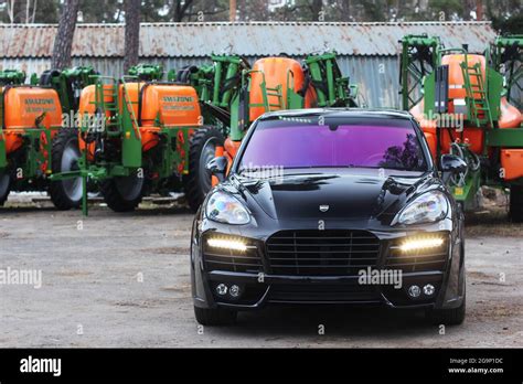 Porsche Cayenne Turbo Techart Magnum Hi Res Stock Photography And