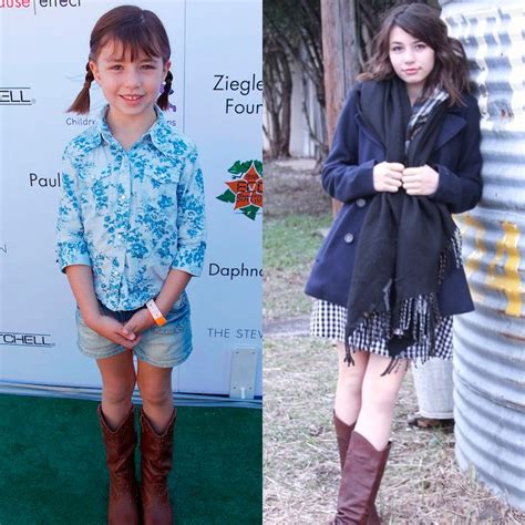 Hot Sexy Savannah Paige Rae Bikini Pics