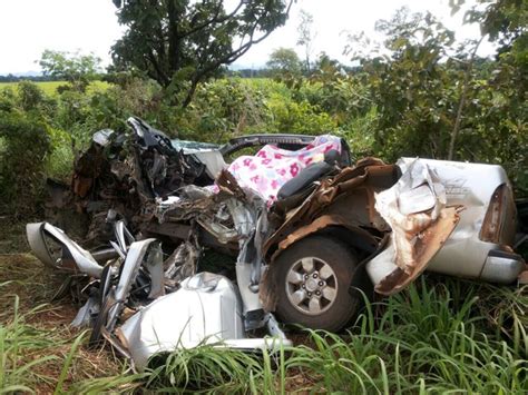 G Caminhonete Fica Destru Da Em Colis O Morte Na Br