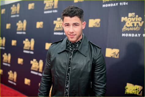 Nick Jonas Goes Solo on MTV Movie & TV Awards Red Carpet: Photo 4102938 ...