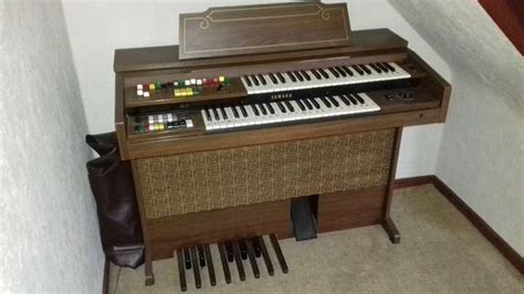 Freelywheely Yamaha Organ
