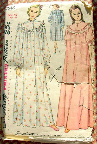 Womens Nightgown 40s Vintage Sewing Pattern Simplicity 2646