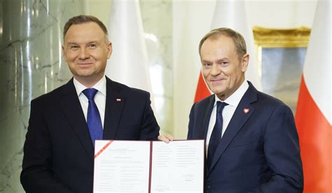 Prezydent Andrzej Duda I Premier Donald Tusk Wyg Osz Or Dzia