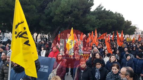 Foto A Migliaia In Piazza Contro La Mafia Don Ciotti Facciamo La