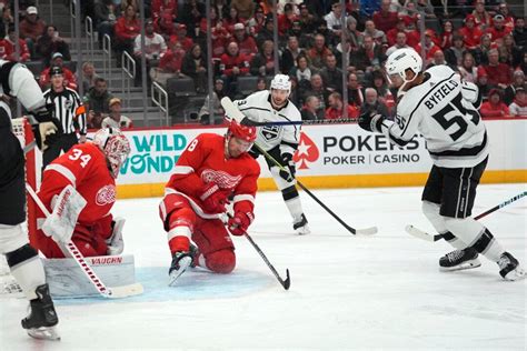 4 Goal Second Period Lifts Wings Over Kings The Epoch Times