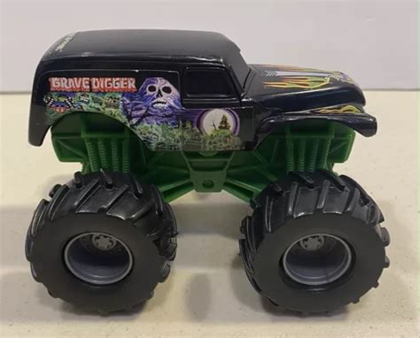 MATTEL HOT WHEELS Monster Jam Truck Rev Tredz Grave Digger 1 43 Scale