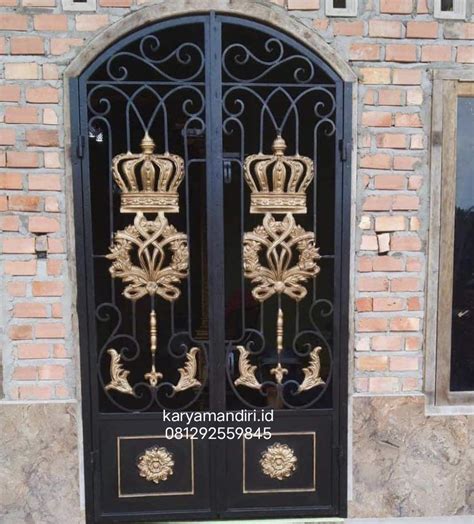 Pintu Besi Tempa