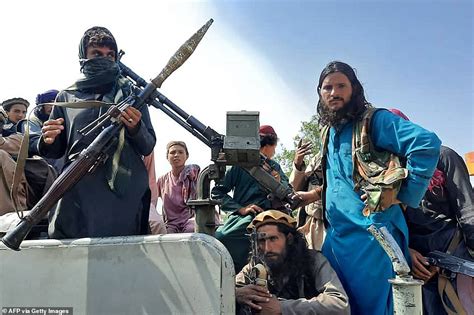 Taliban Commander Gives Press Conference Inside Kabul S Presidential